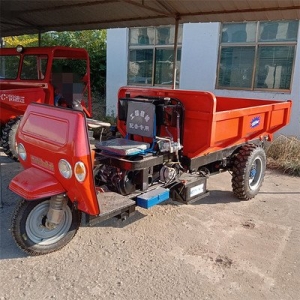 三轮翻斗车